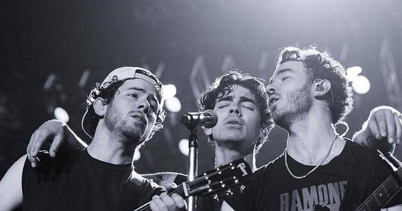 7 Fakta Orangtua Jonas Brothers, Punya Bakat di Bidang Musik